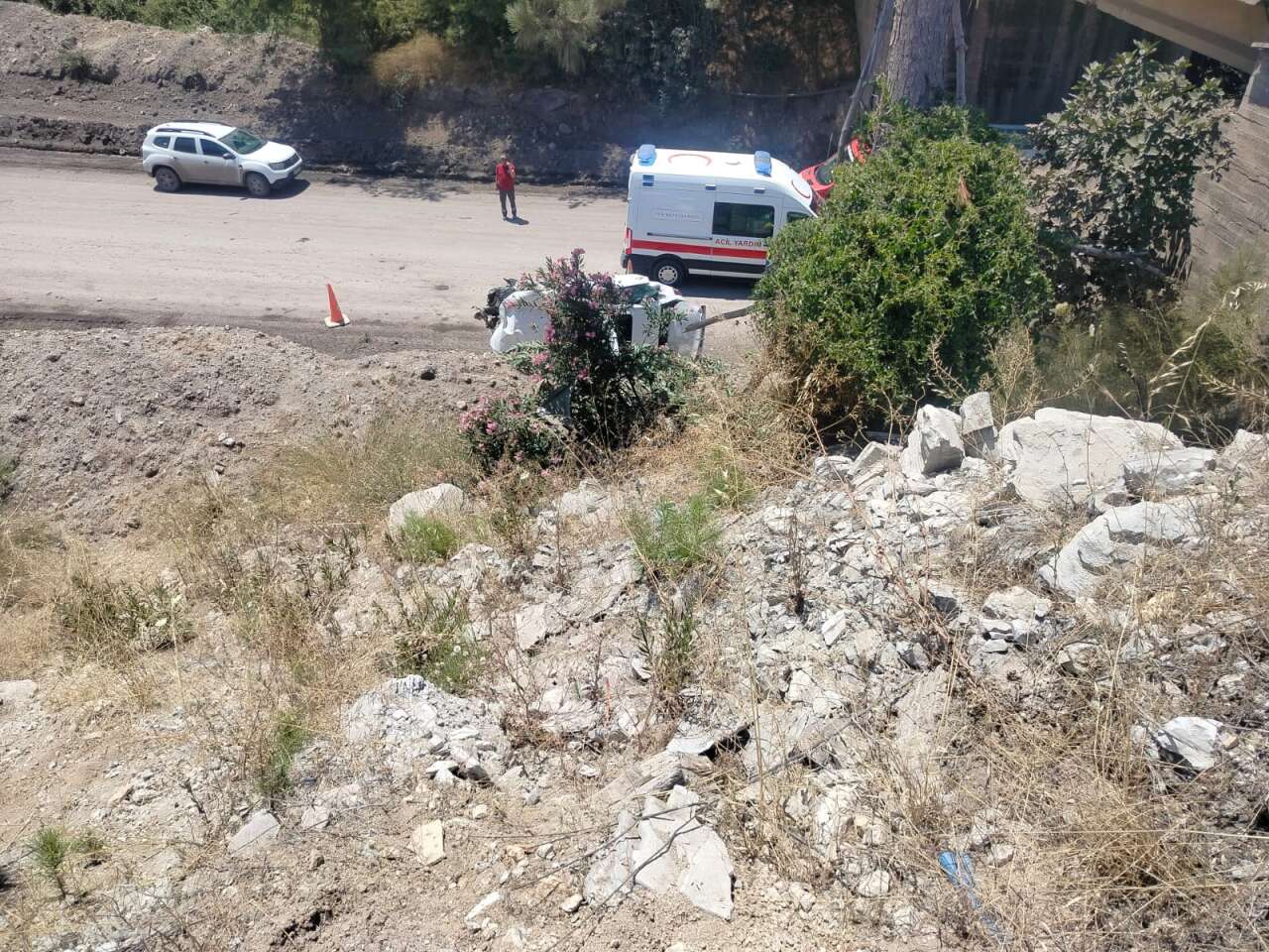 Muğla'da Otomobil Köprüden Uçtu: Çok Sayıda Yaralı 2